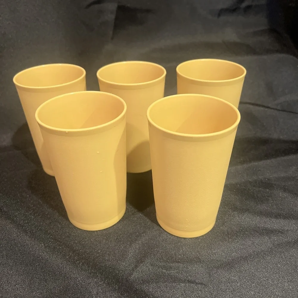 VTG‎ Tupperware #1320 Tumblers 5pc 8oz Cups Lot Stacking Harvest Gold Set -Retro